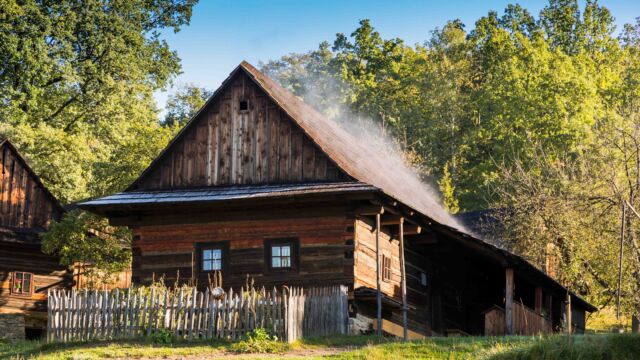 Když vysvitne slunko nad @vmproznov ☀️.

Už se to blíží, jen něco málo přes měsíc do startu na Valašsku a v Beskydech. 

#valassko #beskydy #roznov #orienteering #orientak #czechotour #otour