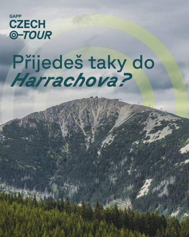 Podzim už klepe na dveře a s ním i podzimní Czech O-Tour!🍂 Poslední kolo letošního seriálu zůstává na horách – tentokrát budeme závodit v Harrachově, jednom z nejznámějších krkonošských středisek.🌲 Terény kolem Harrachova nabídnou to, kvůli čemu se na podzim do hor jezdí: horské hřbety, kamenité pasáže, mokřiny a výhledy, které jsou odměnou samy o sobě. Čeká nás middle a long a pro vybrané kategorie dospělých a dorostu chystáme speciální lahůdku: nedělní dlouhou trať s hromadným startem!🤭